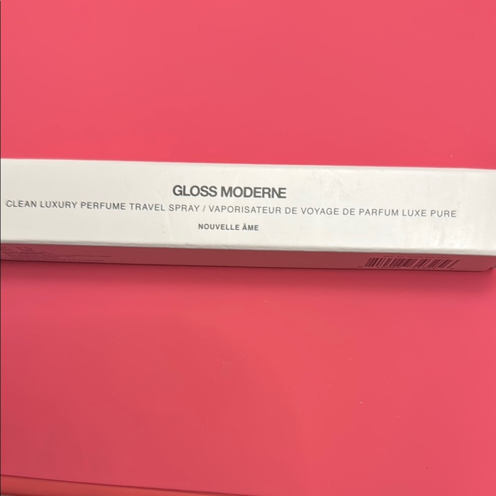Elegant White Accessory for Versatile Use